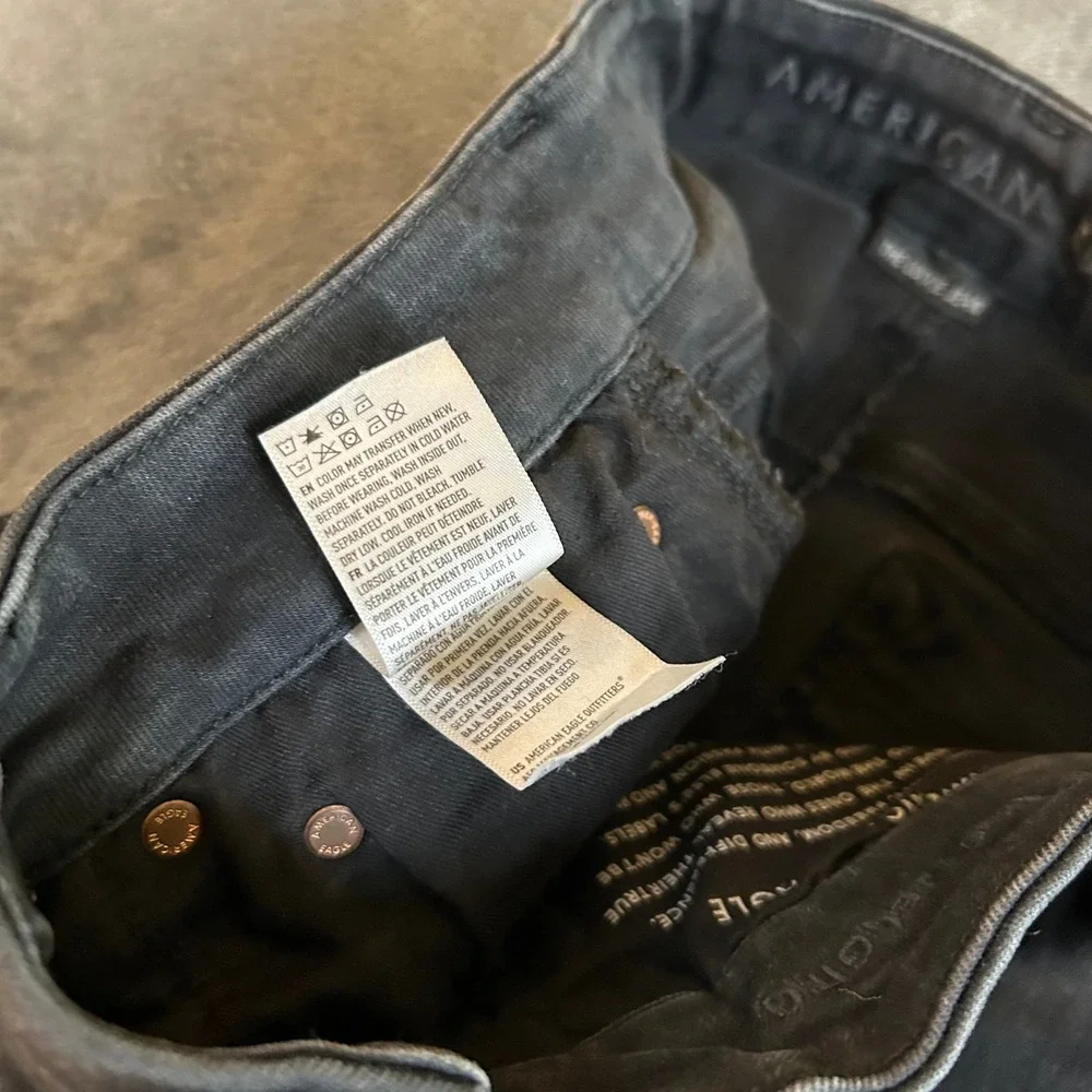 American Eagle Jeans Jeggings Black Wash Distressed Denim Pants‎ Womens size 6